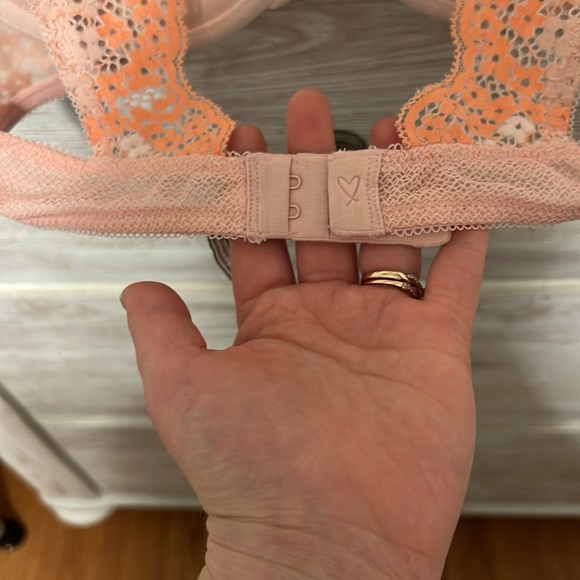 🔥SALE🔥Victoria’s Secret Dream Angels Padded Plunge Bra - Picture 5 of 6